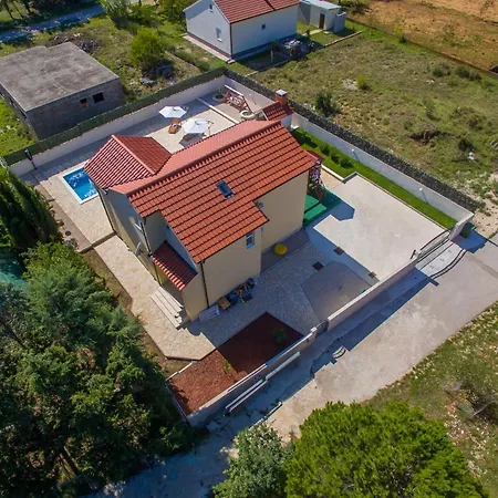 Mistletow Villa