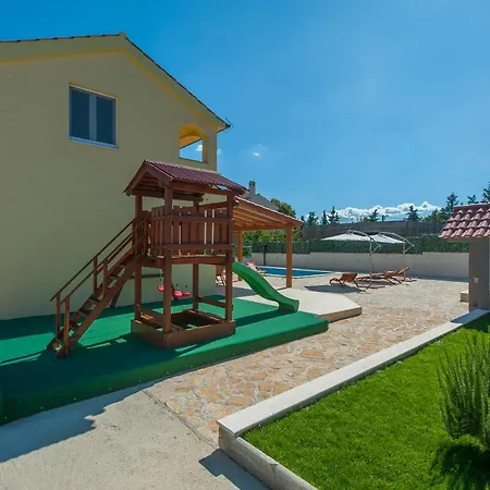 Villa Mistletow *